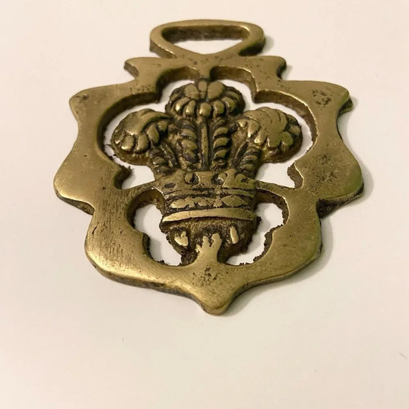 Vintage Brass Horse Medallion Ornament Heraldic  Badge Prince of Wales - Picture 4 of 6